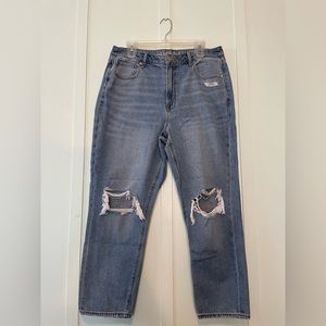 American Eagle Mom Jeans, size 14 short, great condition like new wore once